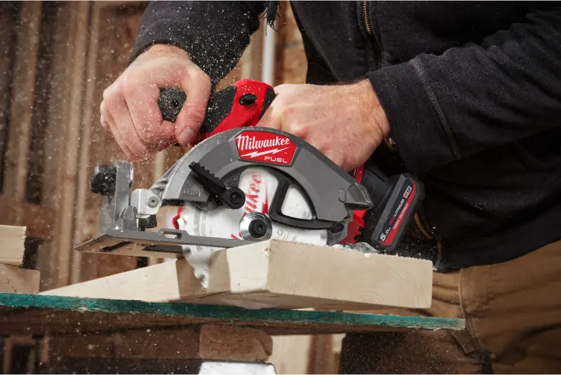 Aku kotoučová pila 140 mm Milwaukee M12 FCS442-502X (5,0 Ah) (MI4933493489)